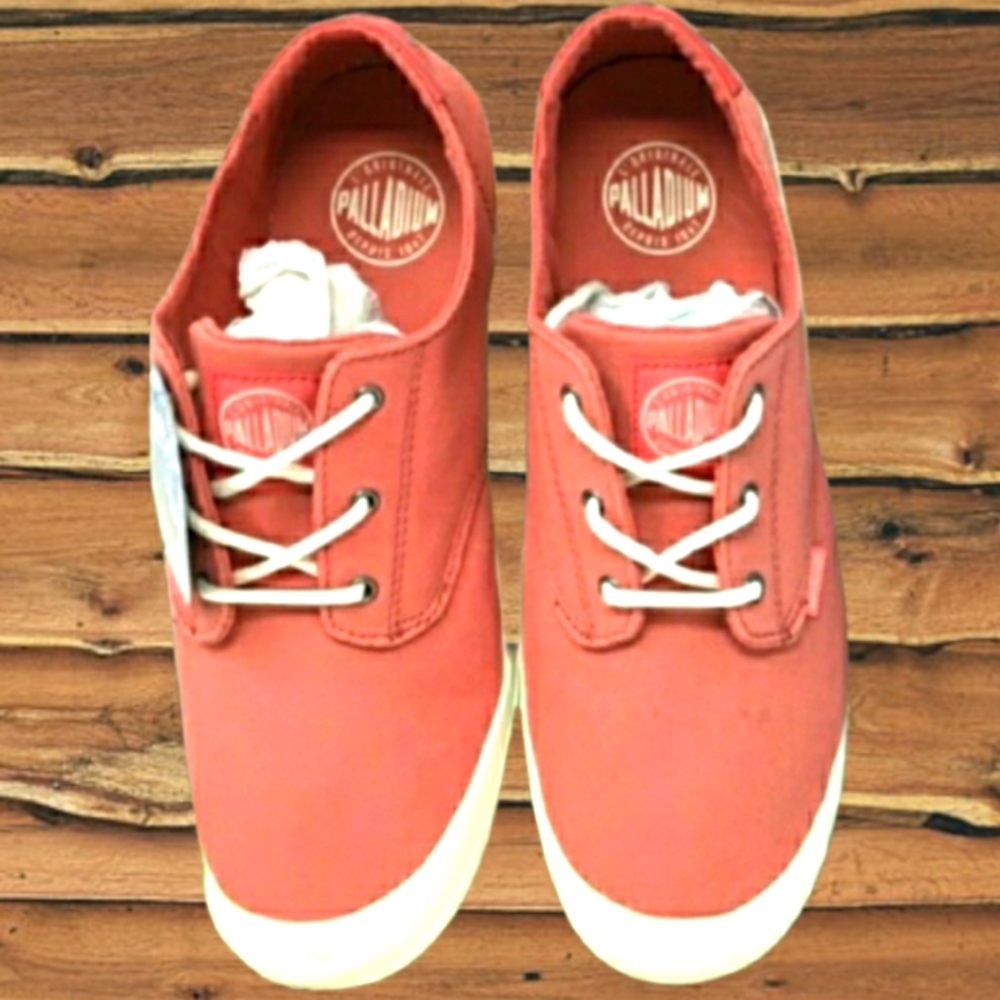 NWT Palladium Sneakers Kicks flats Shoes 6.5
